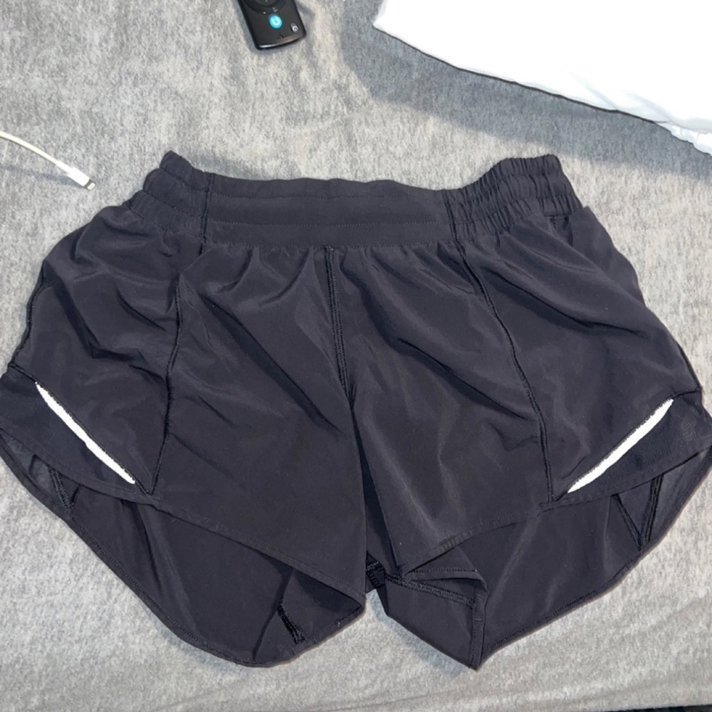 Size 6 LuluLemon Hotty Hot Shorts
